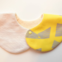 嬰兒圍兜絨球 360° BIRDS 黃色象牙色 第3張的照片