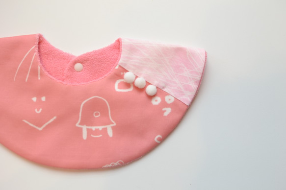 baby bib pompon 360° SMILE pink 2枚目の画像