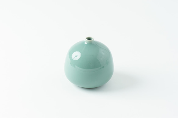 青磁の花入れです ColBase