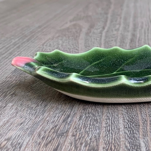 シリーズ葉っぱ】メリークリスマス☆ヒイラギの小皿☆映えるグリーンの