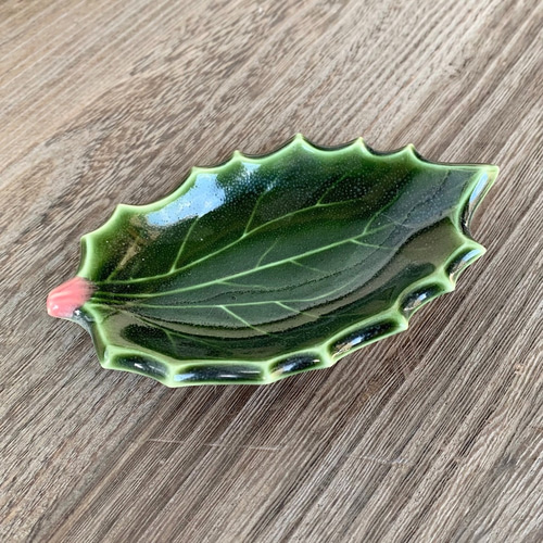 シリーズ葉っぱ】メリークリスマス☆ヒイラギの小皿☆映えるグリーンの