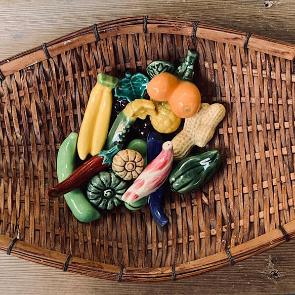 夏野菜果物箸置き ビワ 京焼 2枚目の画像
