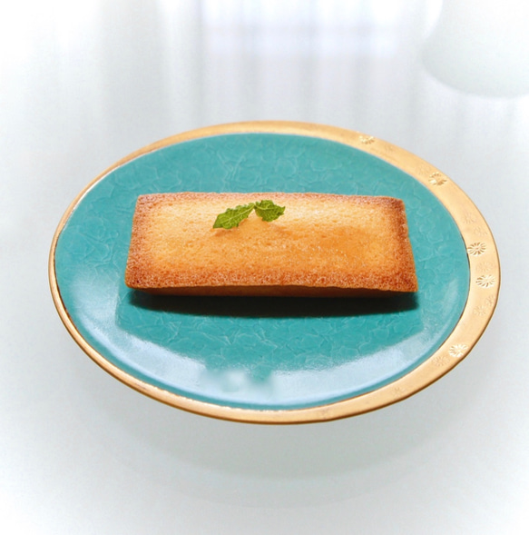 青磁 銘々皿 5枚セット 亀甲貫 在銘 作家物 共箱 未使用 742 菓子皿（銘々皿） 亀甲貫入釉 ブルー×金彩 サイズL 中皿 陶仙窯