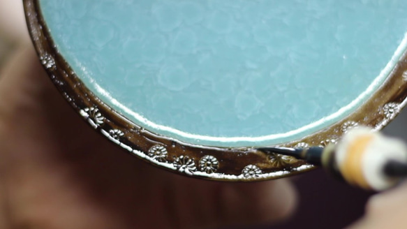 菓子皿（銘々皿）　亀甲貫入釉　ブルー×金彩　サイズL 10枚目の画像