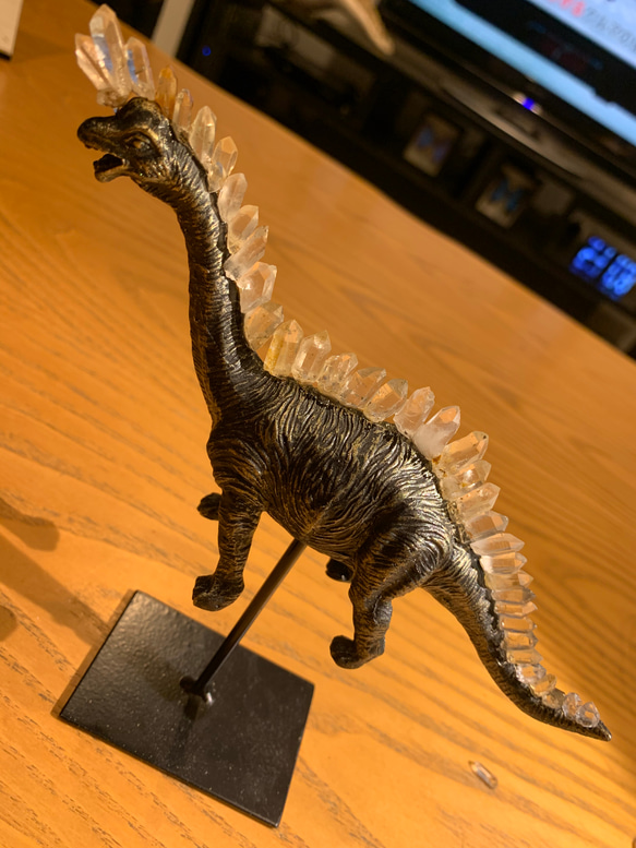 水晶　恐竜　ブラキオサウルス 1枚目の画像