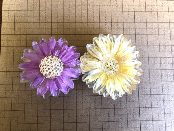 ホンモノ花びら　お花のヘアクリップ 2枚目の画像