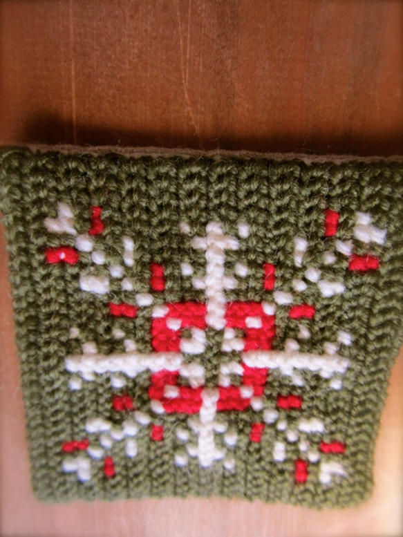 ツヴィスト刺繍のコースター　雪の結晶　緑 2枚目の画像