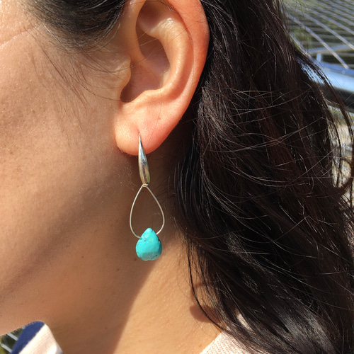 ターコイズのフックピアス ピアス（フック・チェーン） bunga cantik 