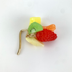 カラフルが可愛いい！フルーツのポニーフック　食品サンプル　フェイクフード　いちご　みかん　キウイ　 2枚目の画像