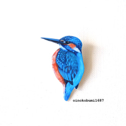 【再販】カワセミブローチ　小鳥　青い鳥　野鳥　バード　ブローチ　レジン　プラ板　鳥　羽　青　blue  翡翠　かわせみ 2枚目の画像