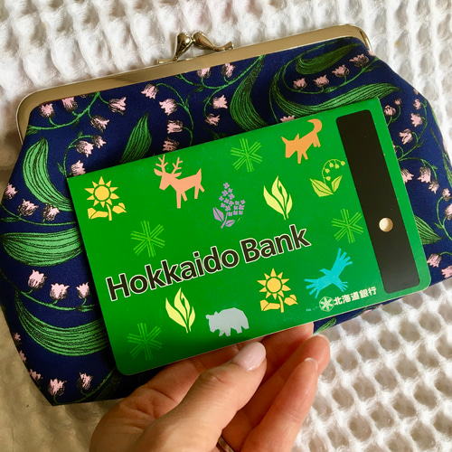 スズラン＊可愛い小花柄のマチあり通帳ケースがま口 プレゼントにも