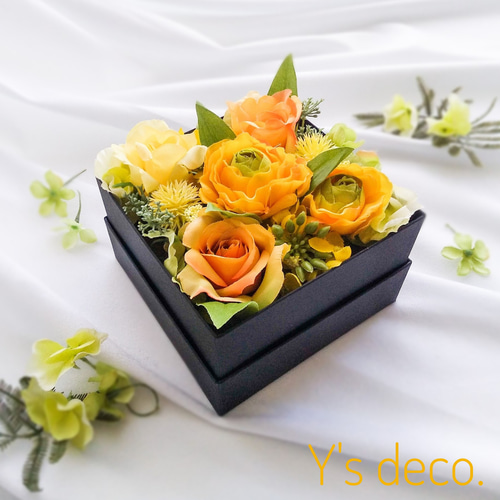 フラワーアレンジメント　造花 生花に見える】ボックスフラワーアレンジメント イエロー オレンジ