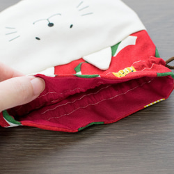 ネコぱんころりんミニ巾着 ポーチ 和風 赤椿×白 4枚目の画像