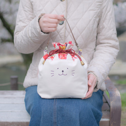 ネコぱんお出かけ3way巾着バッグ 和風 桜柄 赤市松模様 2枚目の画像