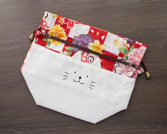 ネコぱんお出かけ3way巾着バッグ 和風 桜柄 赤市松模様 6枚目の画像