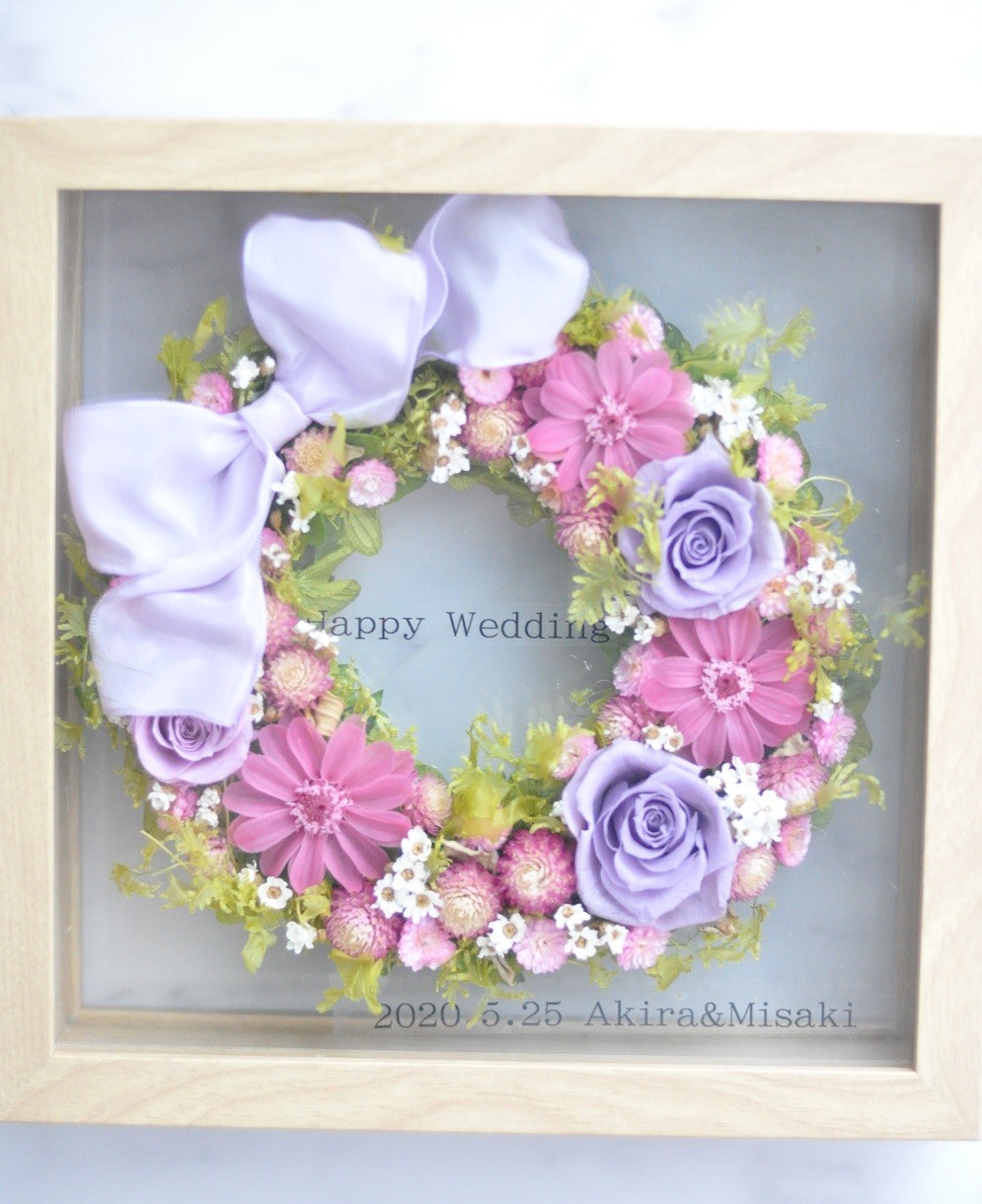 【お名前・メッセージ入れ可能】ジニアが美しいフレームフラワーリースLサイズ☆結婚祝い、両親贈呈品、ウェルカムボードにも