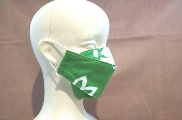 【送料無料】ハワイ産アロハ生地使用の柳葉型マスク（フィルター、ノーズワイヤー入り）グリーン 1枚目の画像