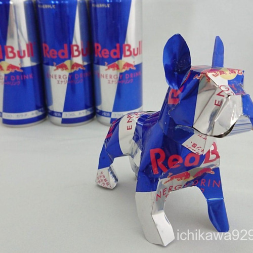 フレンチブルドッグ1体＝アルミ缶アート×レッドブル その他素材