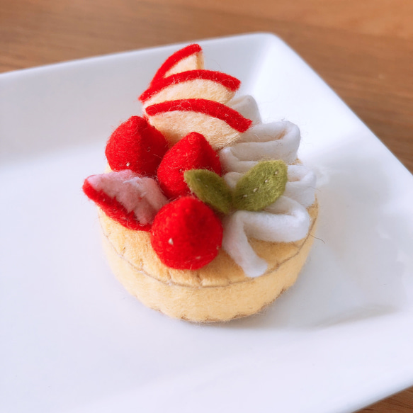 いちごとりんごのフェルト ケーキ その他置物 lili-maple 通販