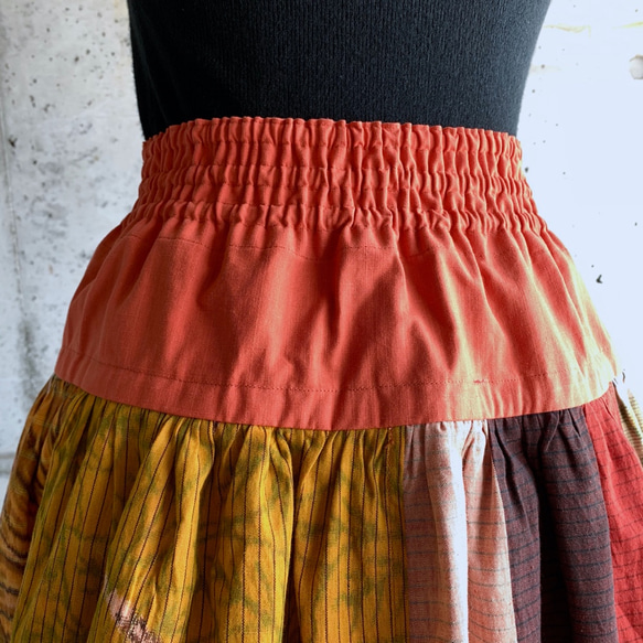 S-M size　花柄とオレンジ色の布団皮スカート 4枚目の画像