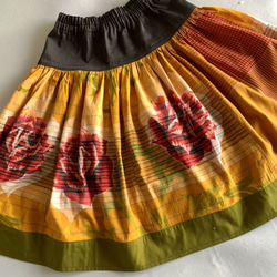 L-XL size　赤いバラと山吹色の布団皮スカート 5枚目の画像
