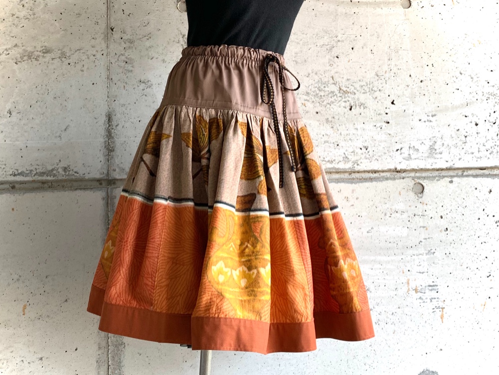 M-L size　葉っぱと壺の落ち着いた布団皮スカート