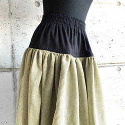 薄手のウールのふんわりスカート・オリーブグリーン 4枚目の画像