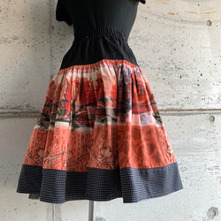 XS-S size　赤い花とサーモンピンクの蔓の布団皮スカート 5枚目の画像