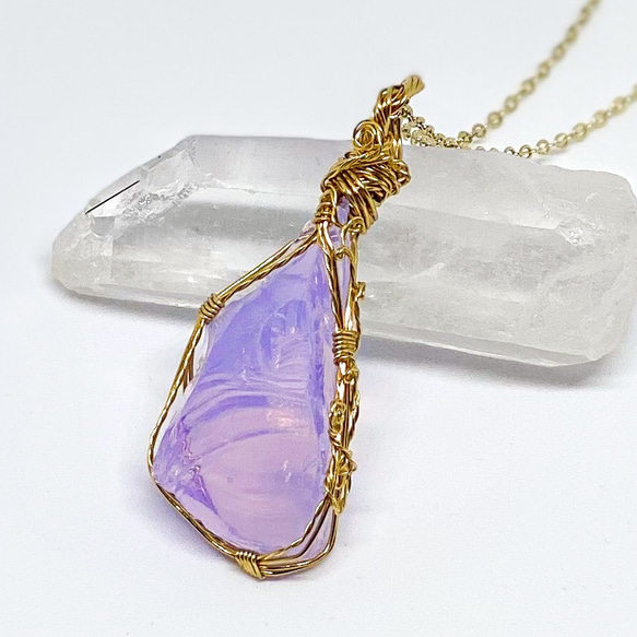 ミルキーピンクパープルアンダラクリスタルのワイヤージュエリー