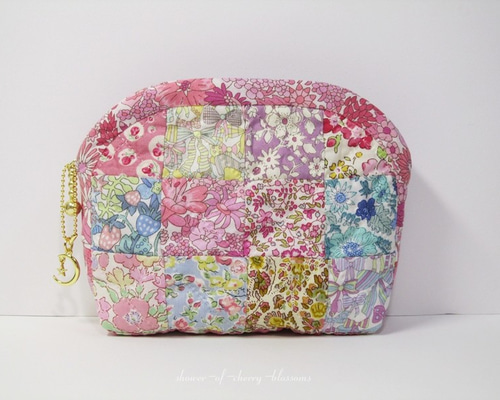 Mauiさま ハンドメイド リバティ パッチワーク マルチケース リバティ パッチワークポーチの通販 by Hiro's shop｜ラクマ