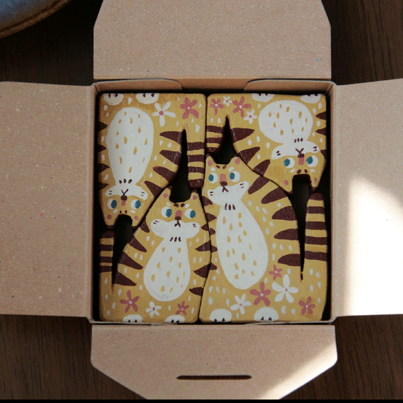 リバーシブルな木製インテリア　4匹の猫と虎 7枚目の画像
