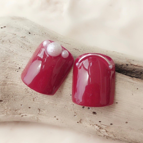赤 ボルドー 単色 ワンカラー パール 可愛い ガーリー 大人 ネイルチップ つけ爪 ペディキュア フット ハンドメイド 1枚目の画像