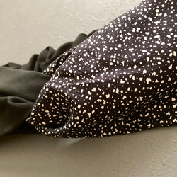 着物のヘアターバン　クロスタイプ　漆黒×淡雪　サスティナブル　SDGs 着物リメイク 3枚目の画像