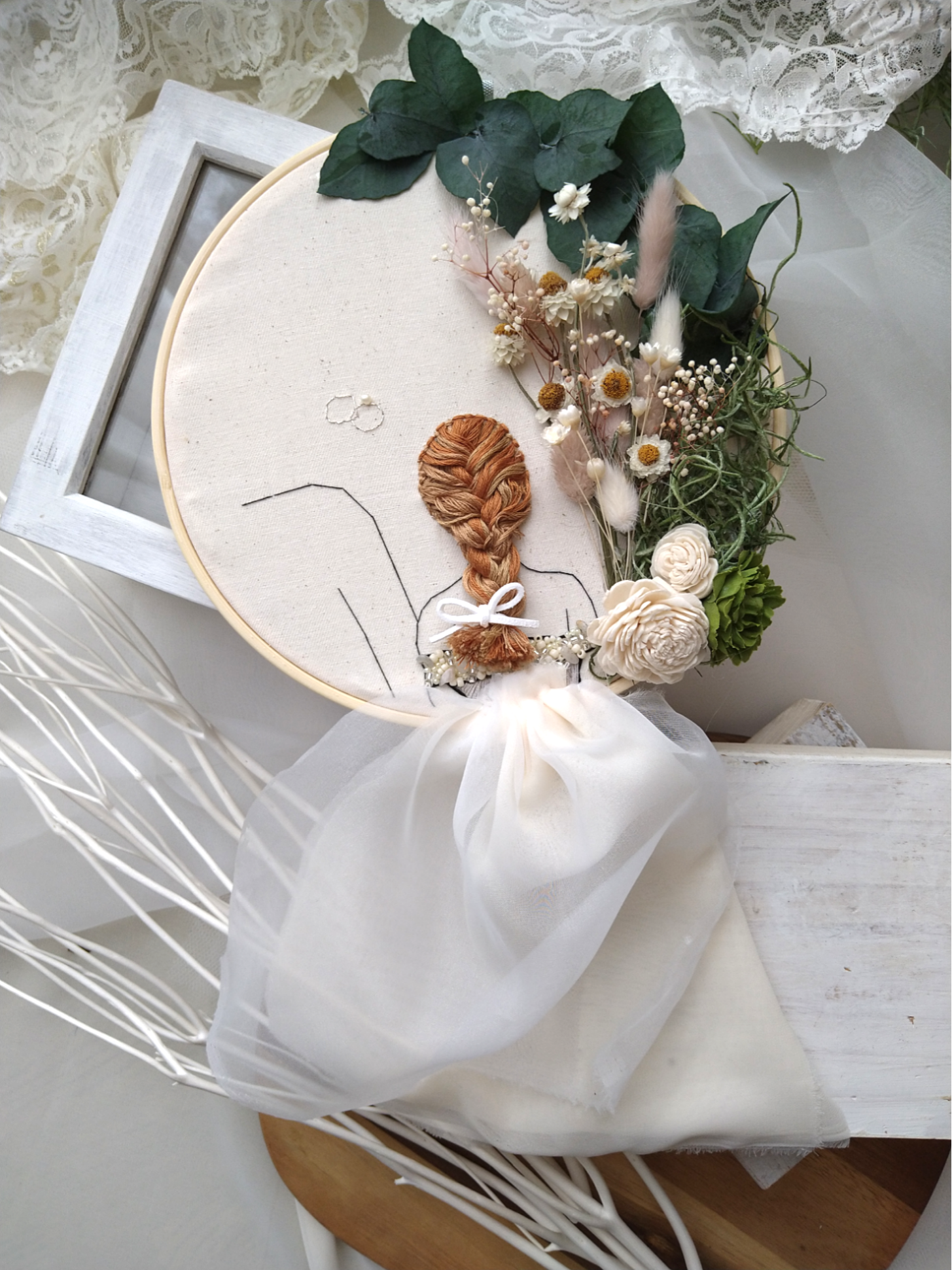 結婚式用 美しい刺繍の薄いベージュ色打掛 結婚式用 美しい刺繍の薄いベージュ色打掛