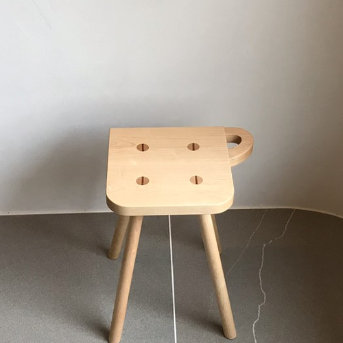 座面が豆の形のスツール/2 座面が豆の形のスツール/2