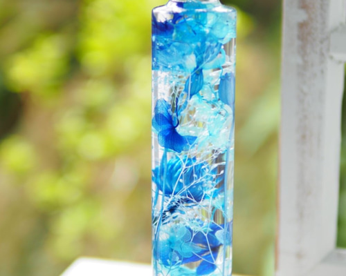 インテリアにもさわやかな 海、空、星をイメージした青いハーバリウム