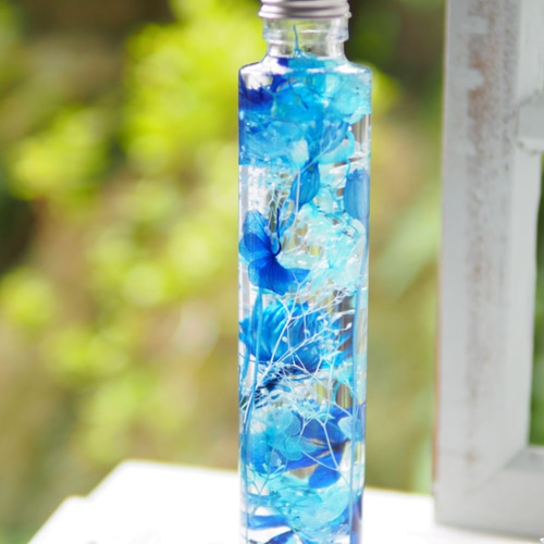 インテリアにもさわやかな 海、空、星をイメージした青いハーバリウム  