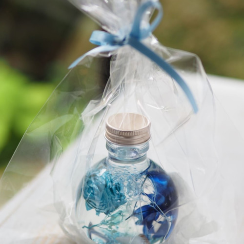 インテリアにもさわやかな 海、空、星をイメージした青いハーバリウム