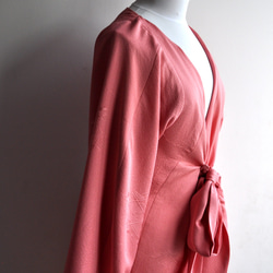 サンプルセール　ピンク　プランジネック　着物袖膝丈ドレス 8枚目の画像
