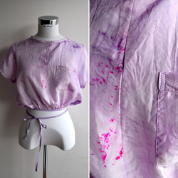 １点もの　ピンク着物裏地リメイク 手染めのシルクTシャツ　クロップ丈 1枚目の画像