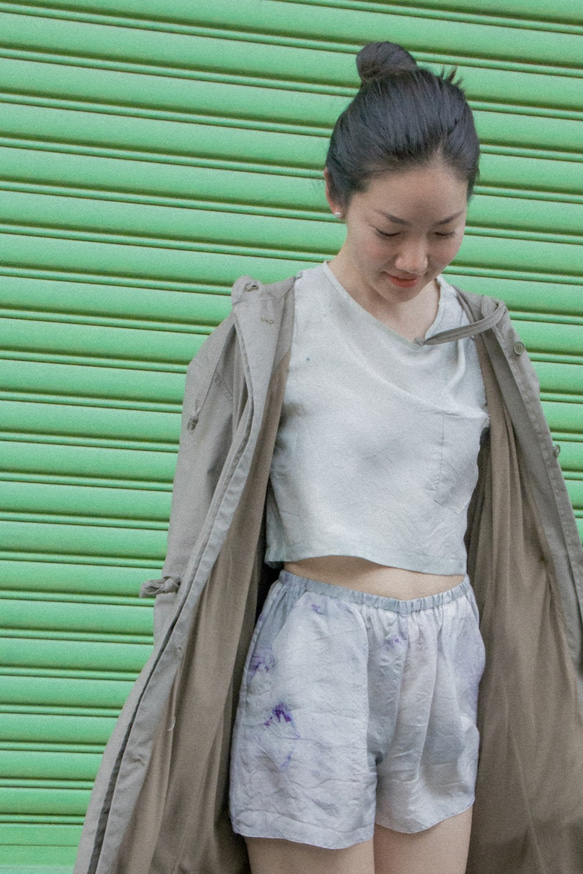KINU Garments 1点もの　着物裏地リメイク　グレーウエストゴムのショートパンツ　 1枚目の画像