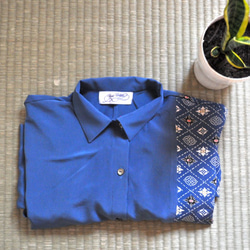 SALE 着物リメイク　ブルーと柄のドッキングショートシャツ　難あり 7枚目の画像