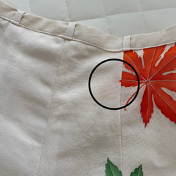 着物リメイク オフホワイト　楓柄　ショートパンツ 6枚目の画像