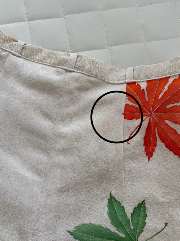 着物リメイク オフホワイト　楓柄　ショートパンツ 6枚目の画像