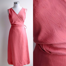 1点もの着物リメイク　カシュクールワンピース　ウエストリボン　着物ドレス　ミディ丈　ノースリーブ　シルク　ピンク　ラップ 1枚目の画像