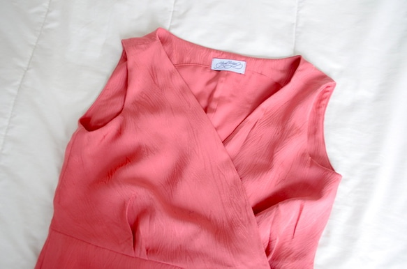 1点もの着物リメイク　カシュクールワンピース　ウエストリボン　着物ドレス　ミディ丈　ノースリーブ　シルク　ピンク　ラップ 10枚目の画像