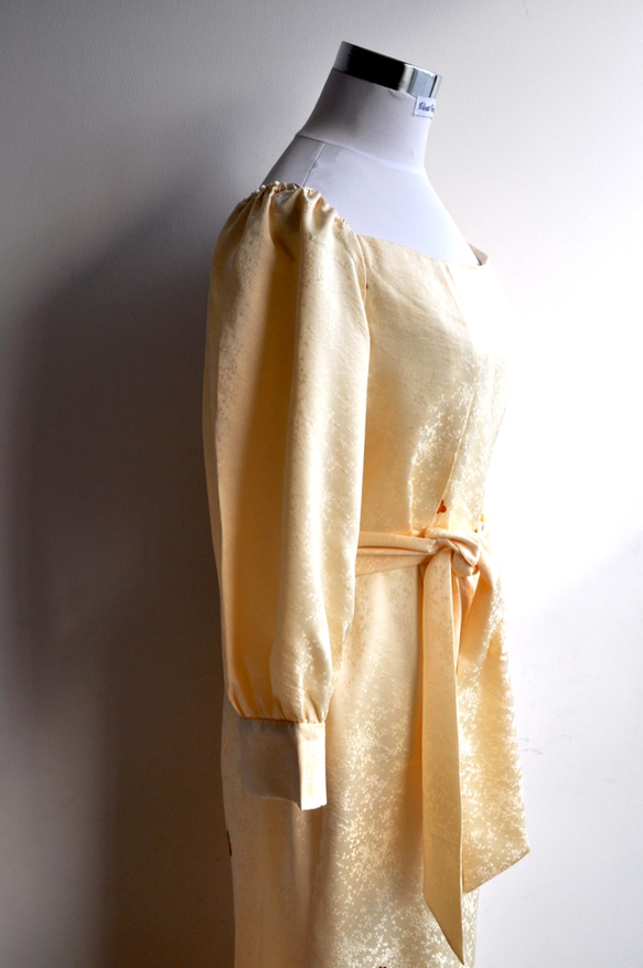 SALE 着物リメイク クリーム色 柔らかシルクの長袖ソフトマーメイドドレス 5枚目の画像