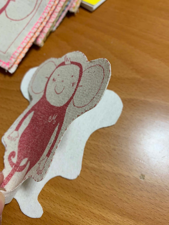 布絵本　モンティ　【切り取ってマスコットを制作できる】 5枚目の画像