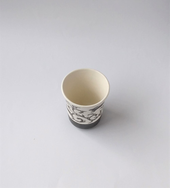 花唐草兎フリーカップ　陶器 4枚目の画像