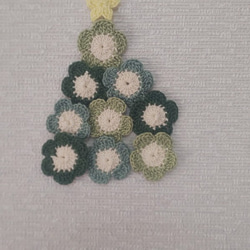 お花モチーフ6個とお星さま１個・クリスマスツリー 3枚目の画像